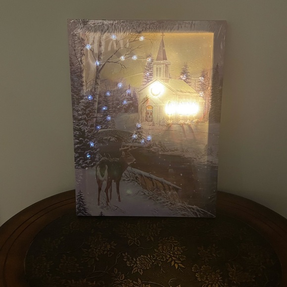 LED canvas Christmas picture, takes 2 AA batteries, on/off switch on the side - Picture 2 of 2